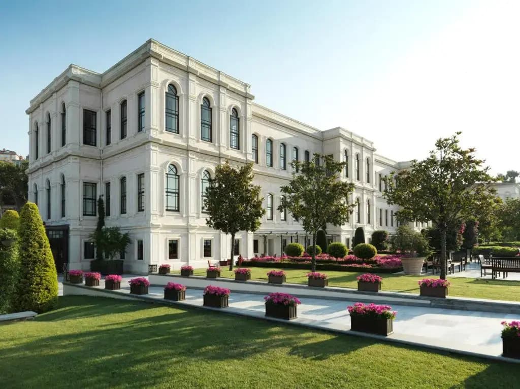 Four Seasons Hotel Istanbul at the Bosphorus - Ciragan Cad. No:28, Besiktas, Istanbul