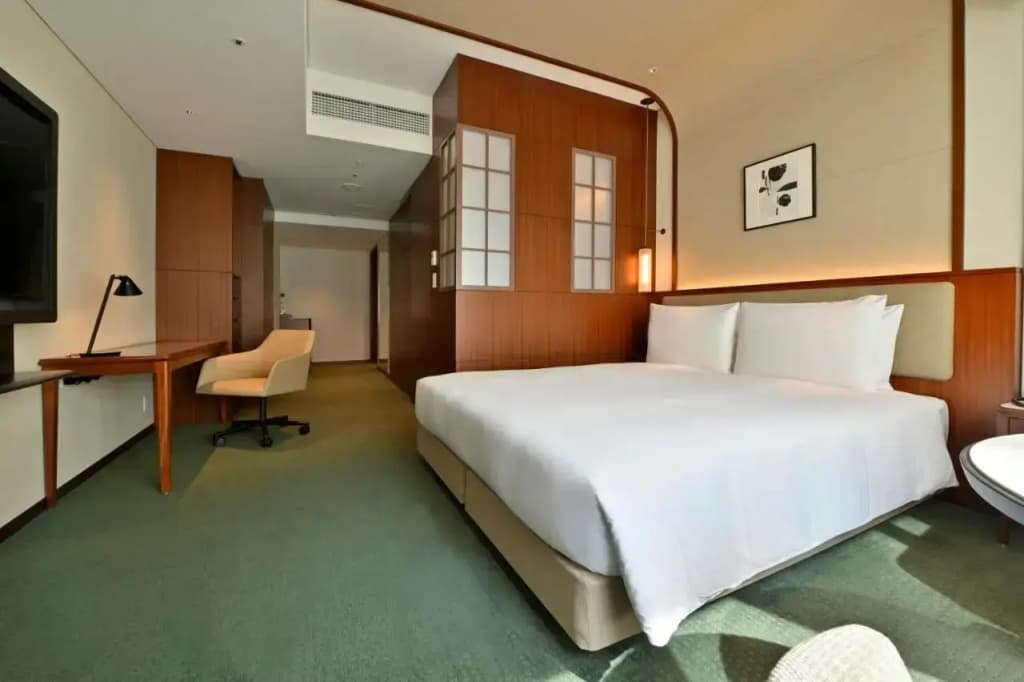 Marunouchi Hotel - 1-6-3, Marunouchi, Tokyo