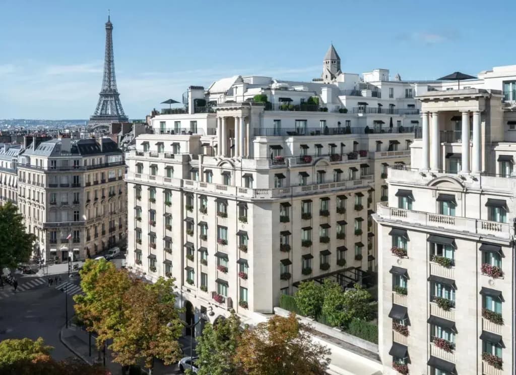 Four Seasons George V Hotel - Avenue George V 31, Parigi