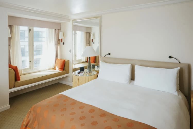 Taj Campton Place - foto 2