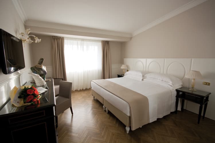 Plaza Hotel Lucchesi - foto 2