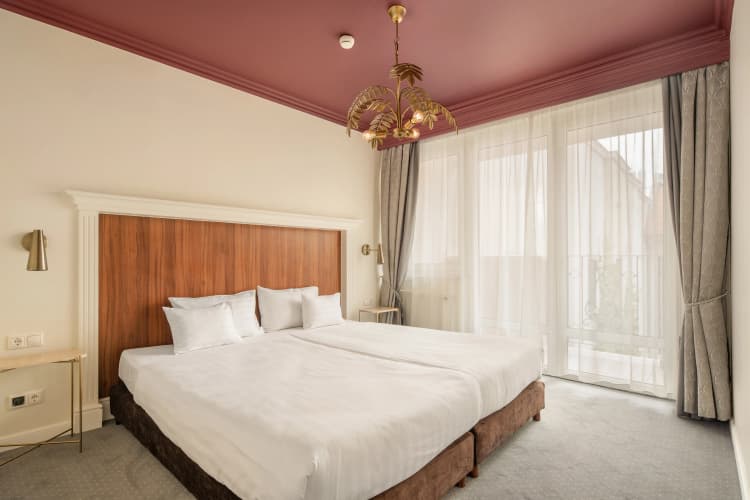 Queen's Court Hotel & Residence - foto 6