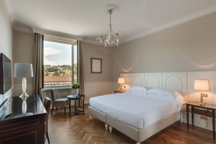 Plaza Hotel Lucchesi - foto 1