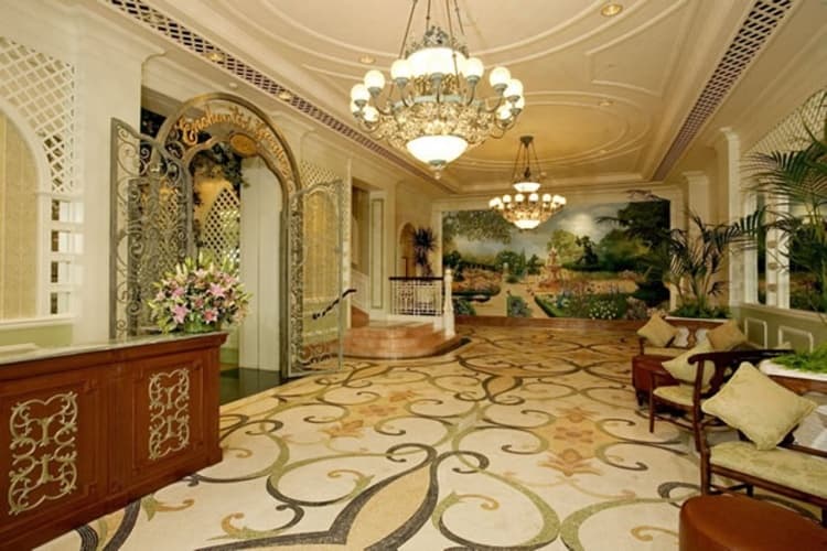 Hong Kong Disneyland Hotel - foto 1