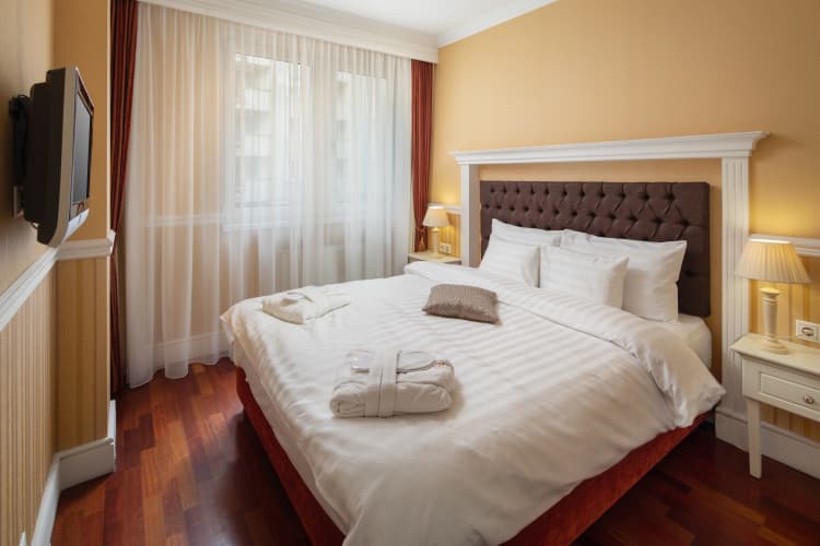 Queen's Court Hotel & Residence - foto 5