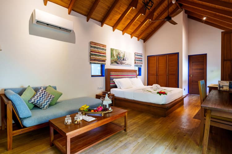Reethi Faru Resort – Stay 5 Nights or More and Enjoy a Free Sunset Cruise - foto 1