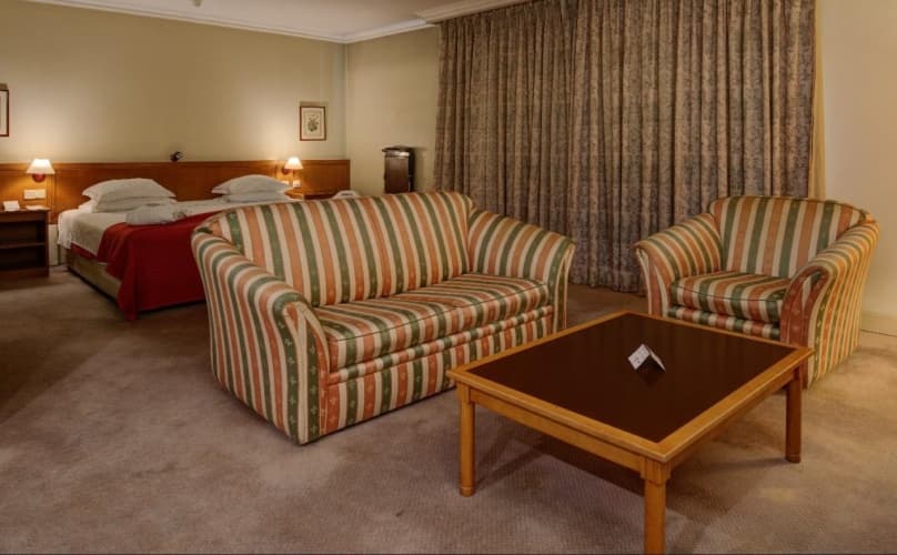 VIP Executive Suites do Marques Hotel - foto 4