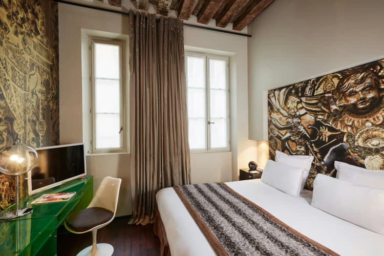 Hôtel du Petit Moulin, Haute Couture hotel by Lacroix - foto 5