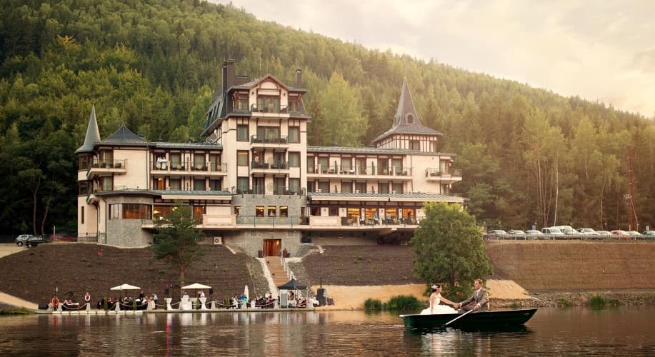Retro Riverside Wellness Resort - foto 2