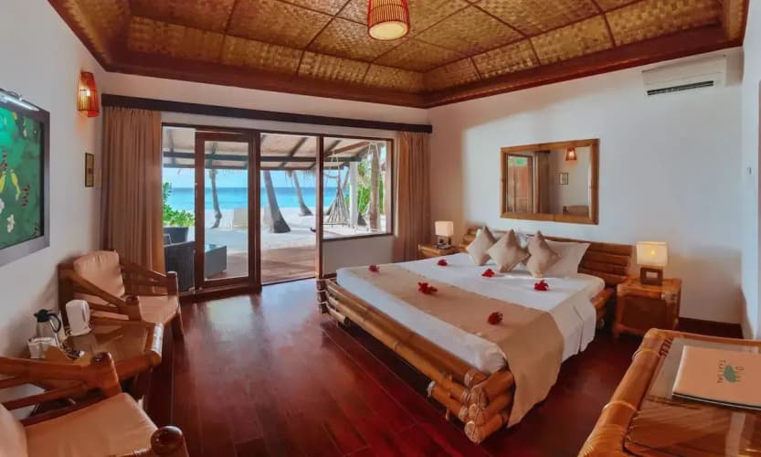 Angaga Island Resort & Spa - foto 1