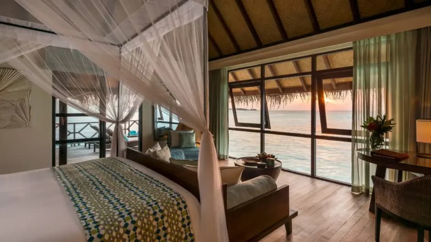 Four Seasons Resort Maldives at Kuda Huraa - foto 3