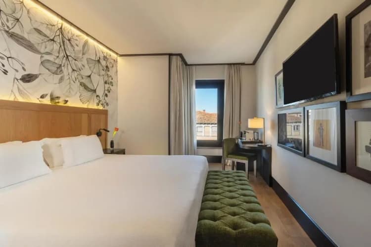 H10 Puerta de Alcalá 4* Sup - foto 2