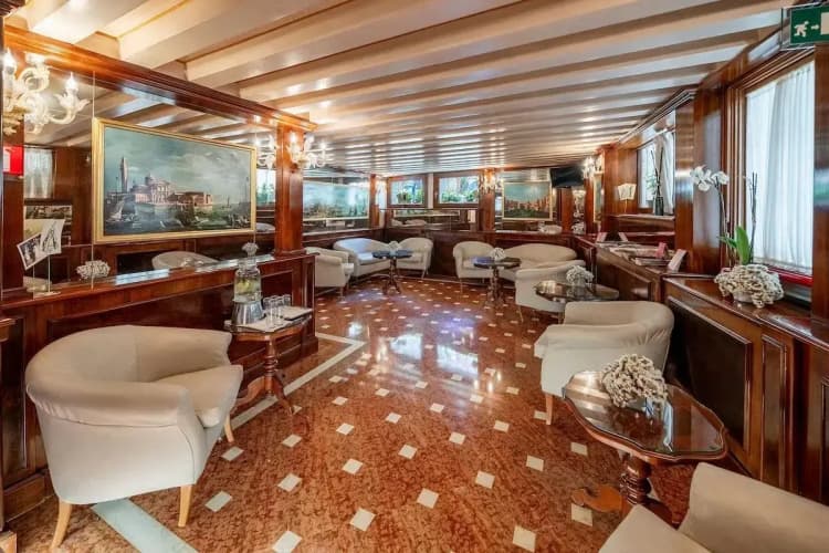 Colombina Hotel - foto 1