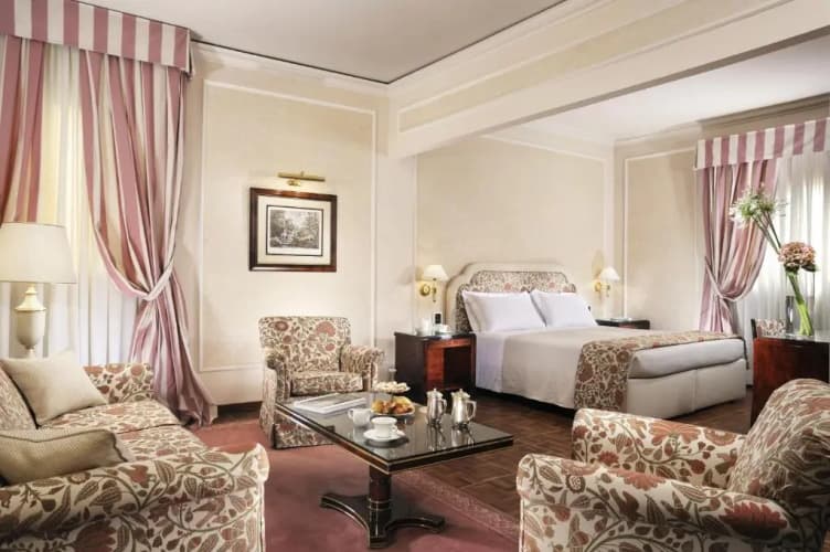 Hotel De La Ville - foto 1