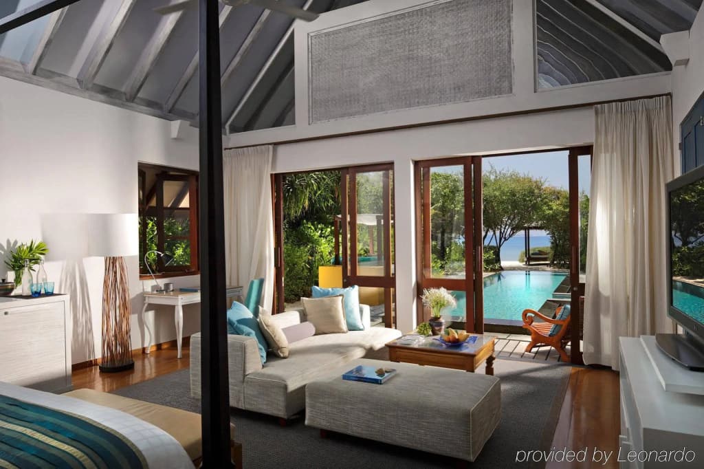 Four Seasons Resort Maldives at Landaa Giraavaru - Landaa Giraavaru, Baa Atoll