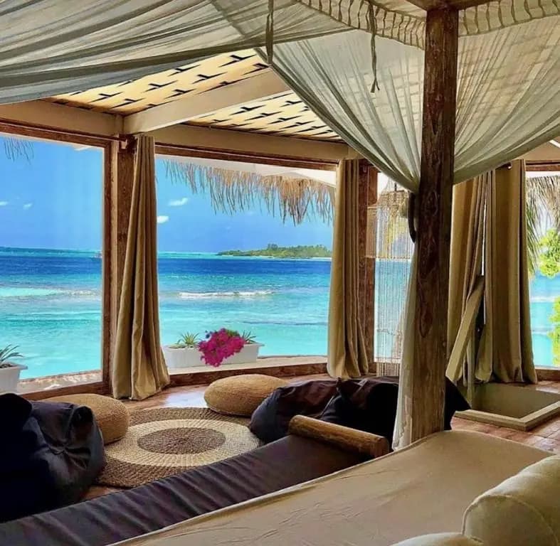 Samura Maldives Guest House - Ocean beach front City, Thulusdhoo Island, North Male Atoll
