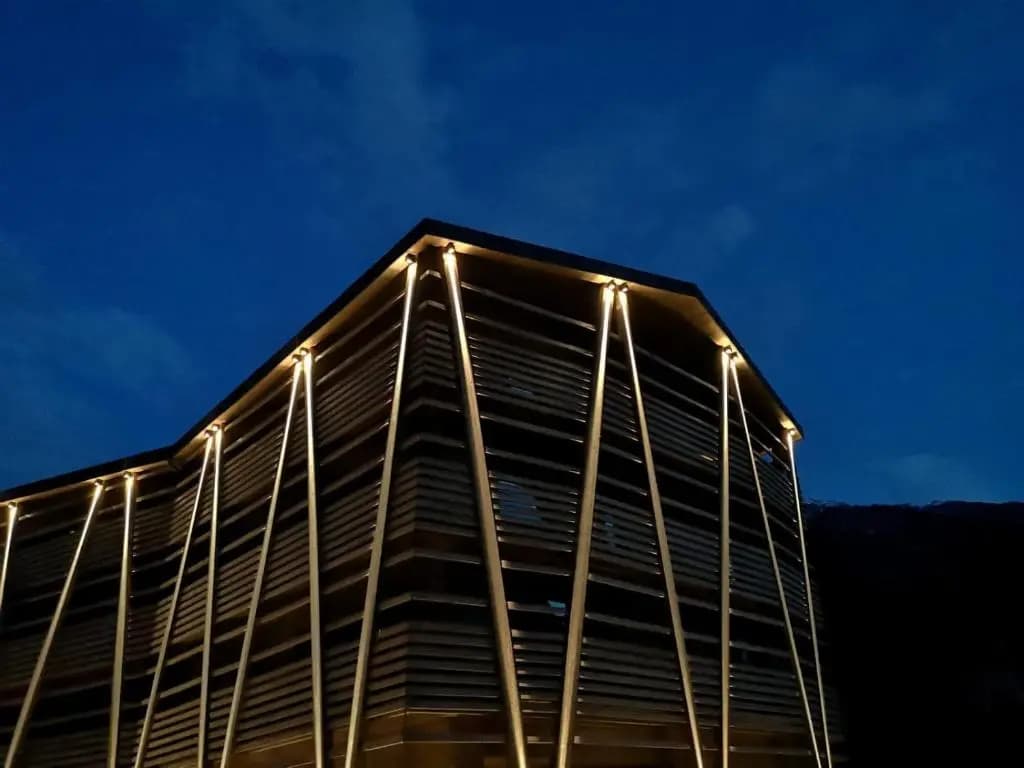 Au Charmant Petit Lac - Ecohotel Parc & Spa - Route Ramey 50, 11020 Champoluc, Italy, Ayas