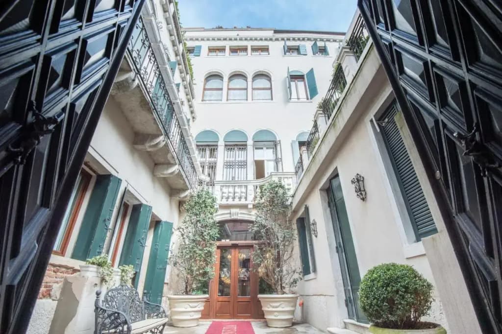 Ai Cavalieri di Venezia Hotel - calle Borgolocco 6108, Venezia
