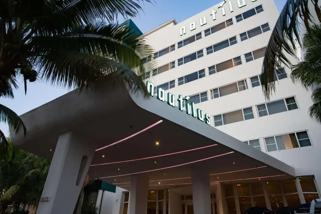 Nautilus by Arlo - 1825 Collins Avenue, Miami Beach