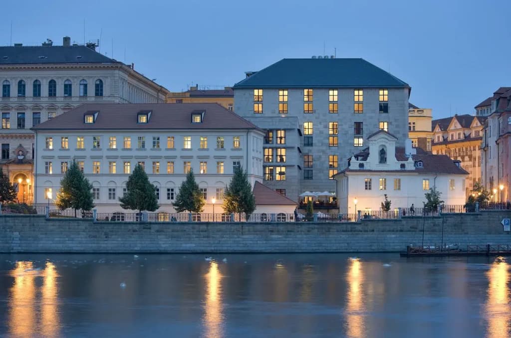 Four Seasons Prague Hotel - Veleslavínova 2a/1098, Praga