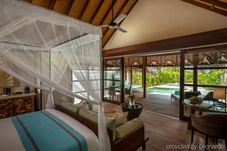 Four Seasons Resort Maldives at Kuda Huraa - foto 4